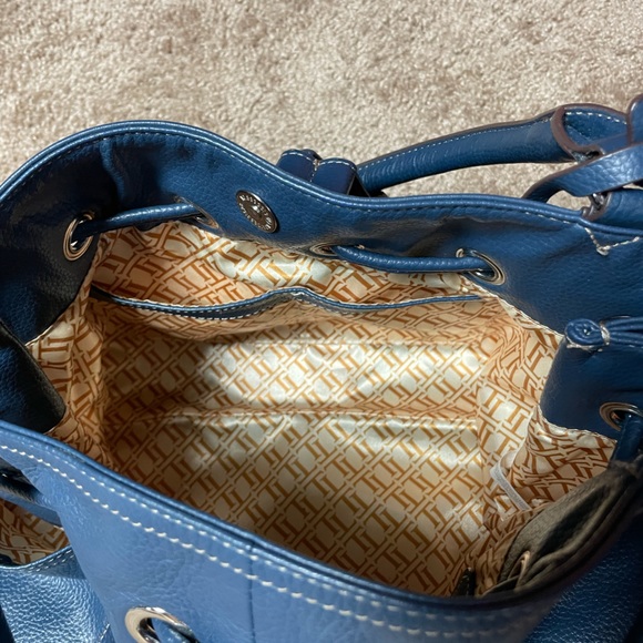 TIGNANELLO LARGE BLUE TASSEL PURSE. - Picture 7 of 9